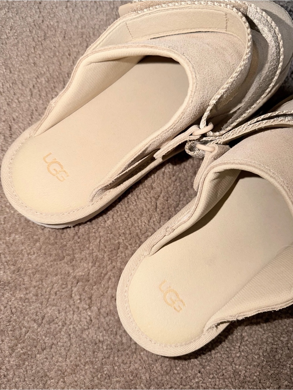 UGG Goldenstar Clog Shoe, size EU 38, color: sand, women’s - Picture 4 of 9